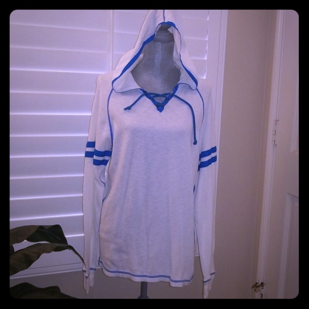 NWOT BARIII WHITE HOODIE WITH BLUE STRIPES